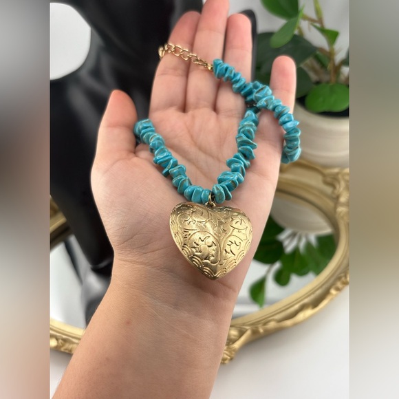 Turquoise Chip Necklace with Large Gold Heart Pendant - Picture 5 of 7